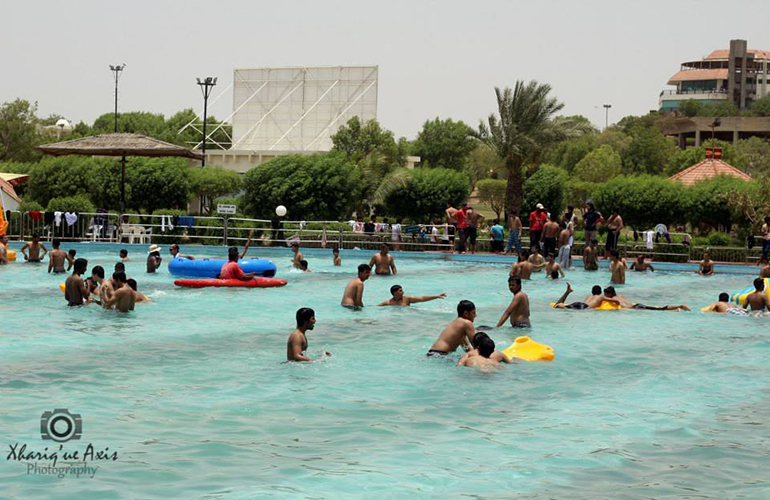 Picnic at DREAM WORLD