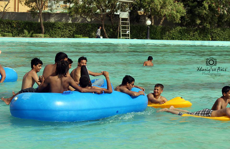 Picnic at DREAM WORLD